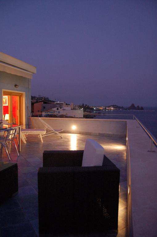 La Terrazza Sul Mare Bed & Breakfast Aci Castello Ruang foto
