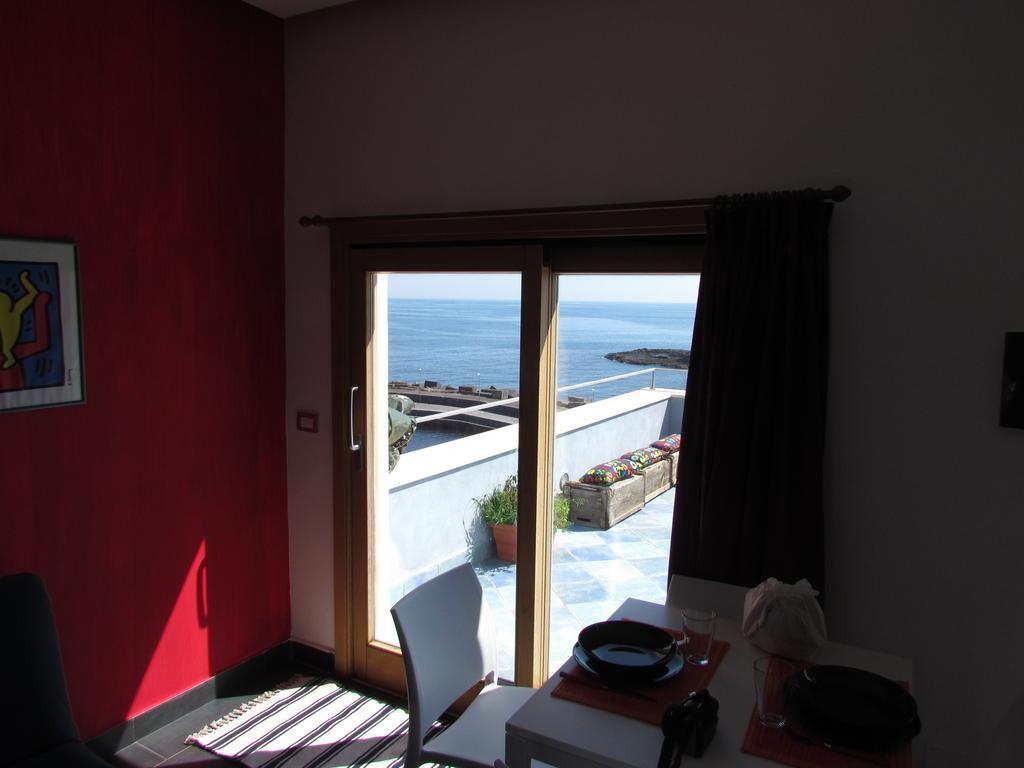 La Terrazza Sul Mare Bed & Breakfast Aci Castello Bagian luar foto