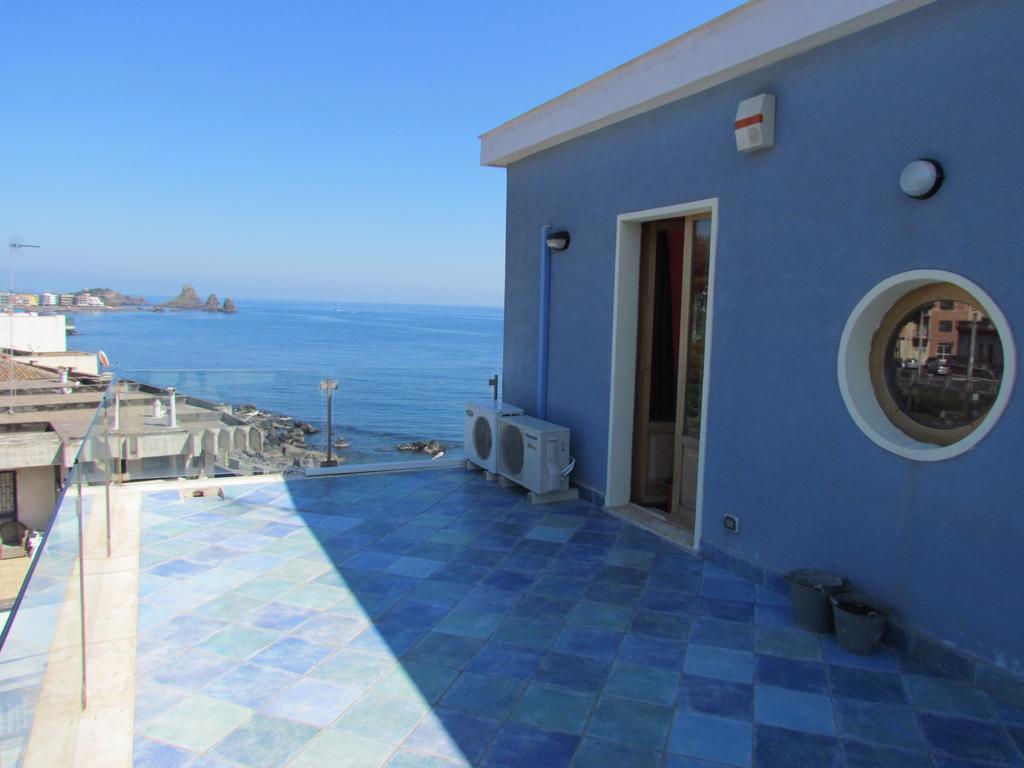 La Terrazza Sul Mare Bed & Breakfast Aci Castello Bagian luar foto