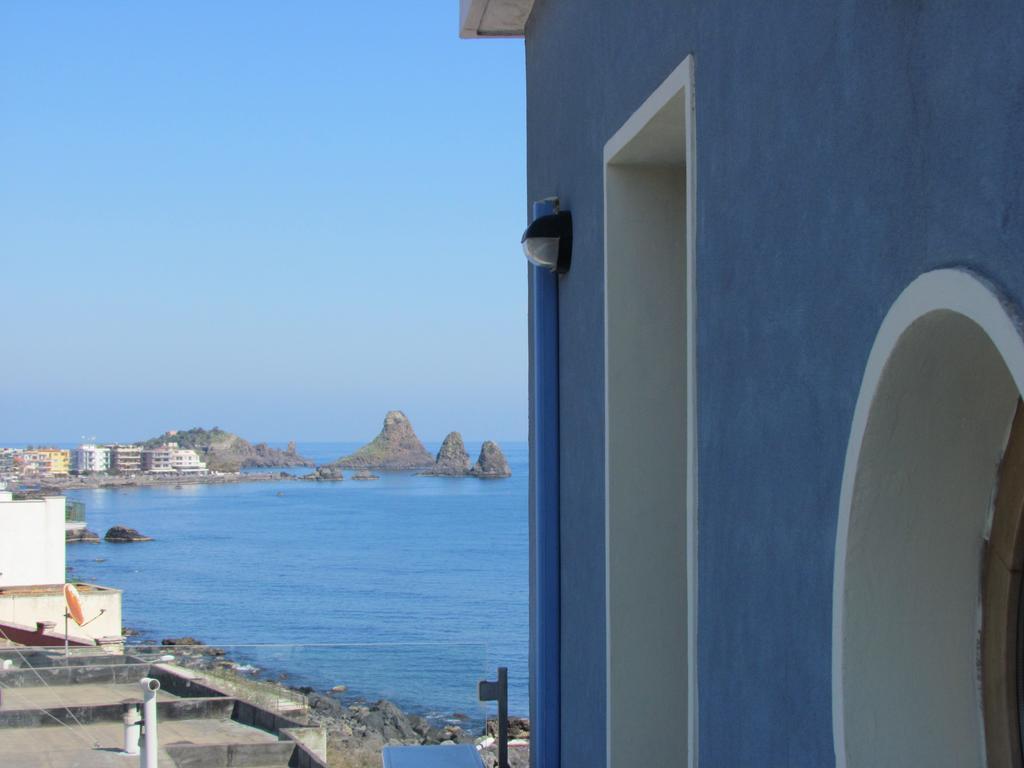 La Terrazza Sul Mare Bed & Breakfast Aci Castello Bagian luar foto