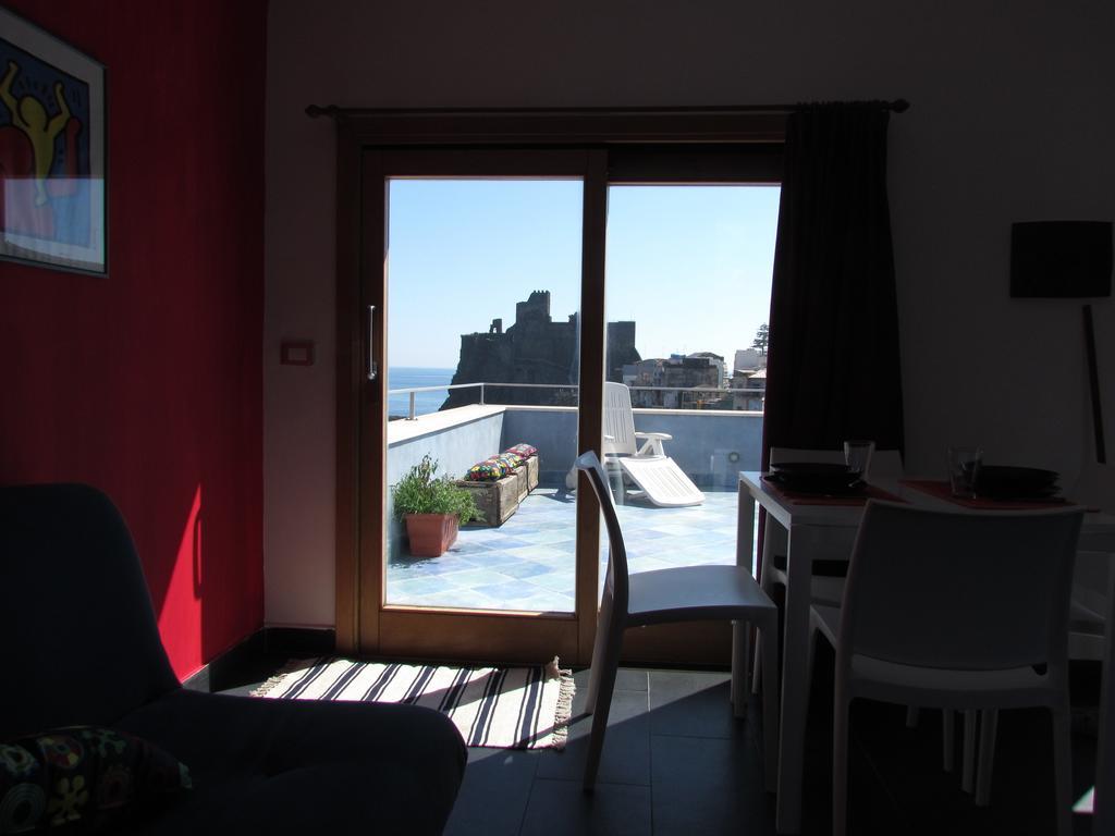 La Terrazza Sul Mare Bed & Breakfast Aci Castello Bagian luar foto