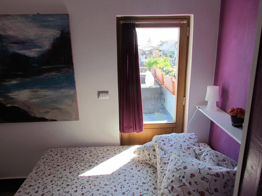 La Terrazza Sul Mare Bed & Breakfast Aci Castello Bagian luar foto